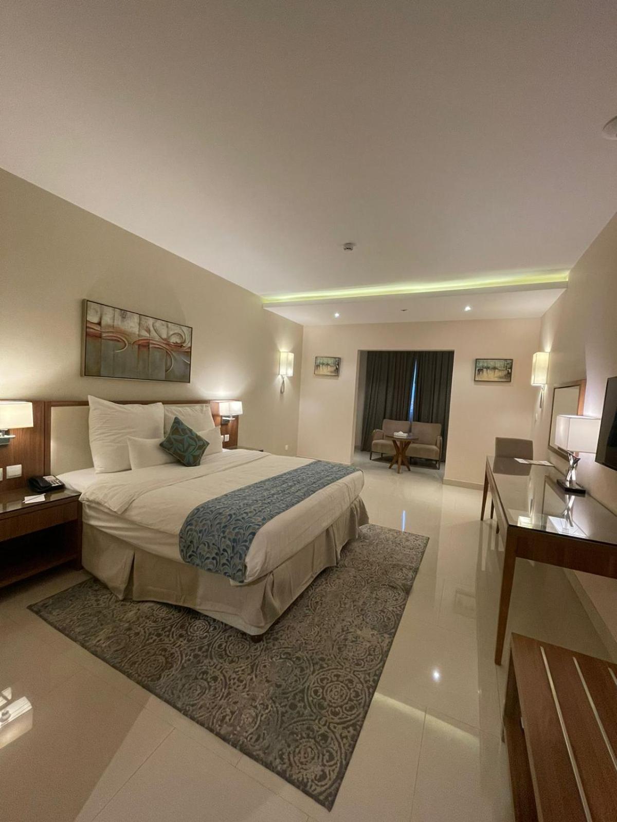 Best Western Plus Buraidah Exterior photo