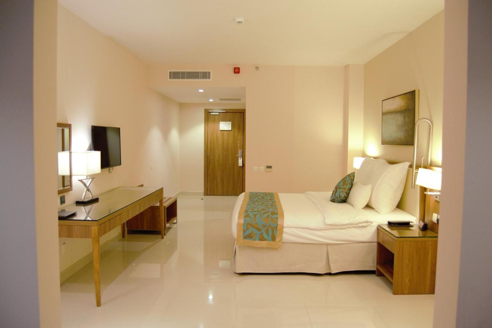 Best Western Plus Buraidah Exterior photo